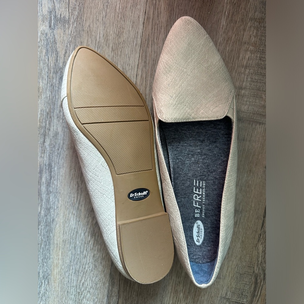 Nearly new tan Dr Scholls flats